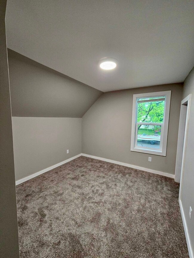 Photo - 725 W Cavour Ave