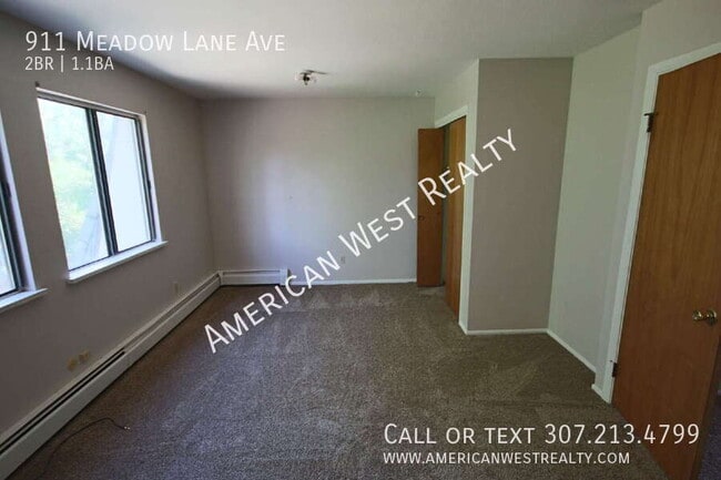 Photo - 911 Meadow Ln Ave