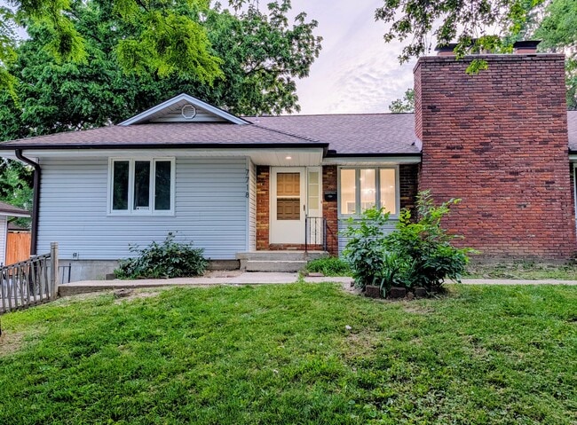 Building Photo - 7718 Kenwood Ave
