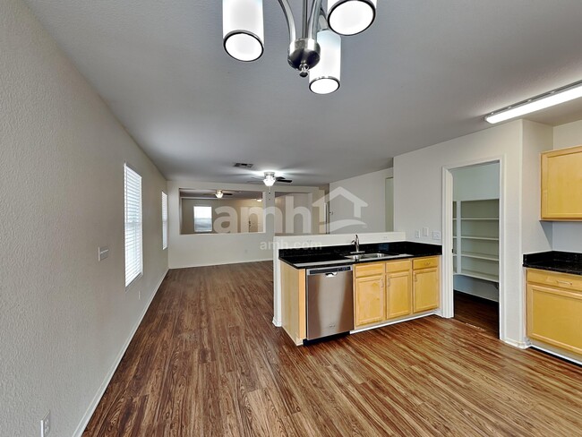 Photo - 10453 E Haymarket St