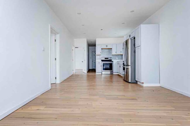 Building Photo - 5 Exchange St Rental