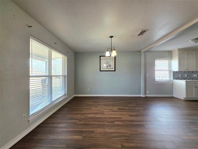 Building Photo - 3227 Dalview St