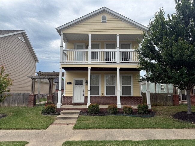 Building Photo - 637 N Longfellow Ln