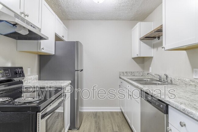 Photo - 120 Kingsridge Dr