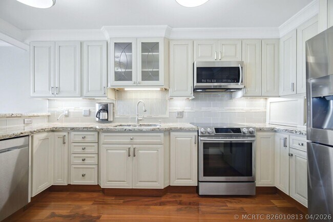 Photo - 2901 S Palm Aire Dr