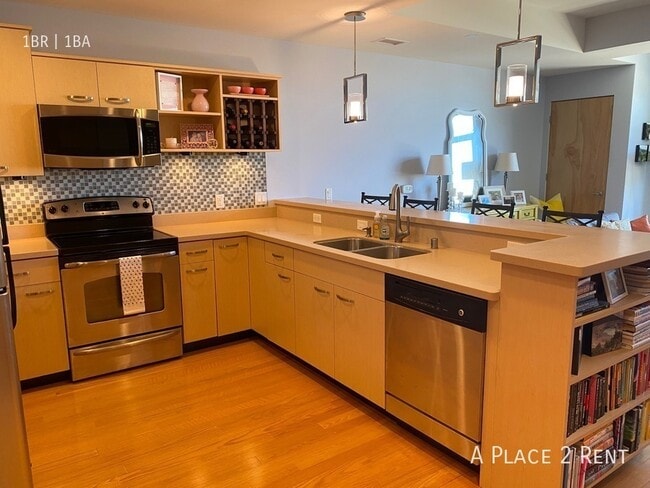 Photo - 309 W Washington Ave Unit 607