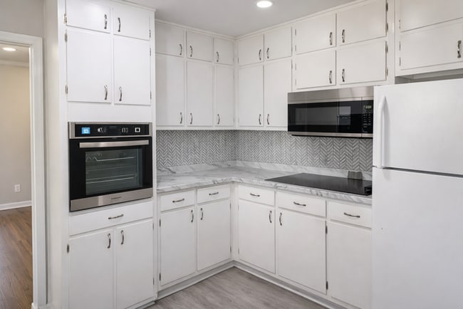 Photo - 1290 Teakwood Trail