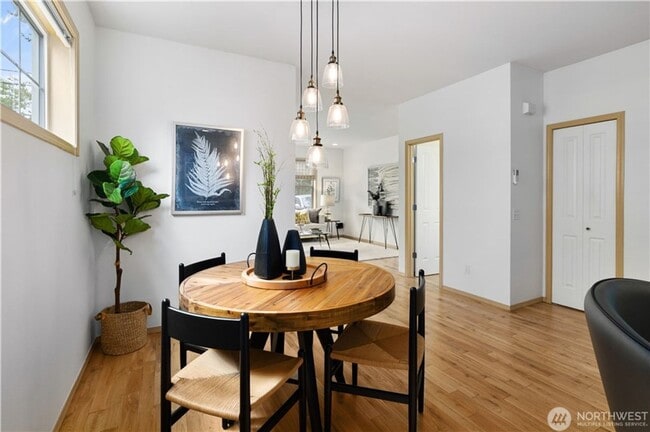 Photo - Spacious 3bd/3ba Townhouse