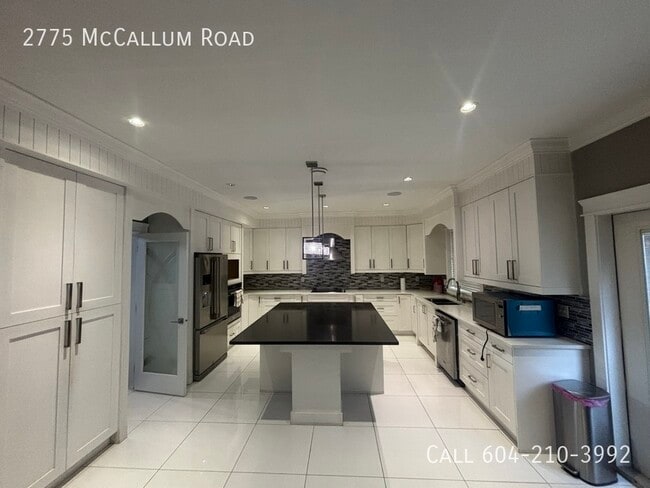 Photo - 5 Bedroom Home Near Downtown Abbotsford