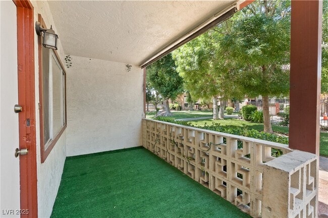 Building Photo - 350 E Desert Inn Rd Unit D104 Rental