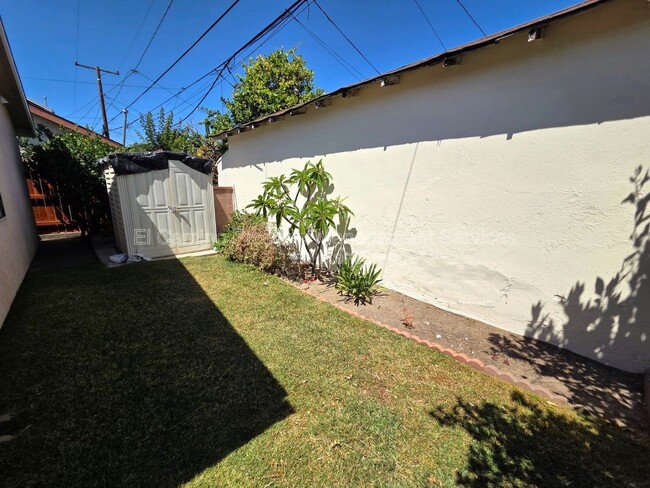 8446 California Ave
