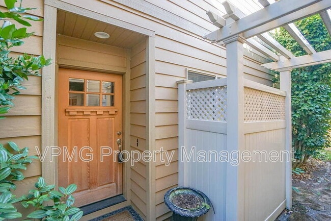 Photo - 8019 NE 61st St