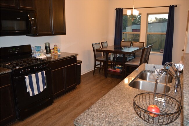 Photo - 17616 Cedar Crst Dr