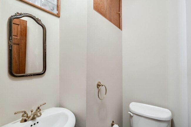 Photo - Spacious Three Bedroom Graduate Hospital Home w/ Roof Deck!