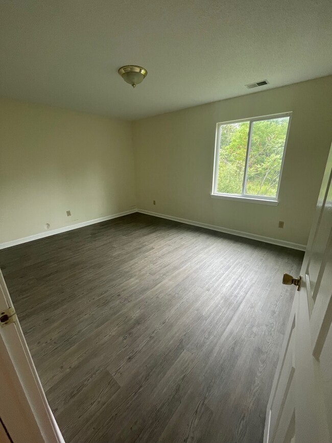 Bedroom - 36-42 Culver Ave
