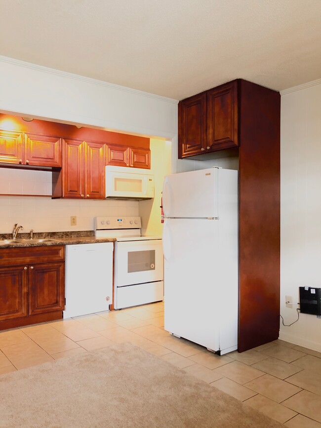 Photo - University Pointe Management