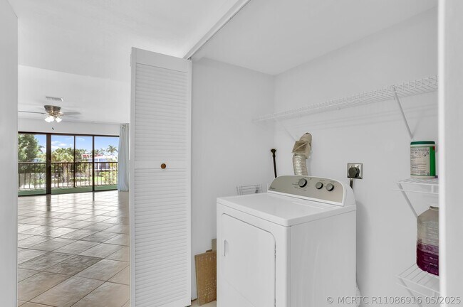 Building Photo - 4290 Deste Ct Unit 301
