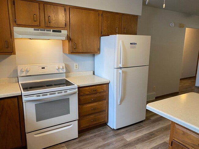 Building Photo - 608 N Walnut Ave Unit 610 N. Walnut Ave