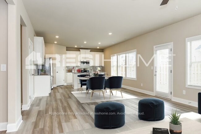 Photo - 204 Phaeton Ln