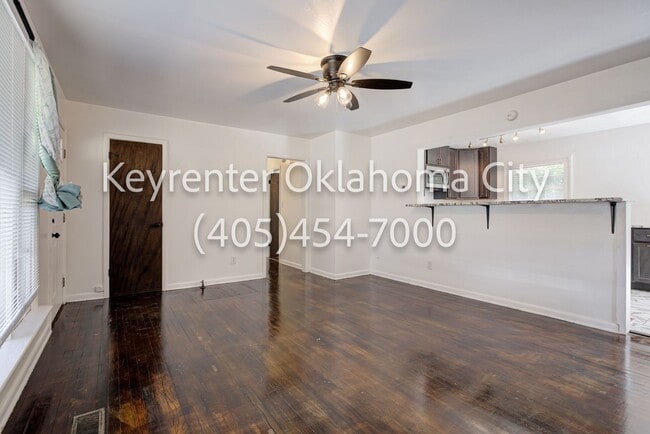 Photo - 1524 Rowena Ln