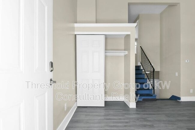 Building Photo - 1794 Genessee Ave Unit 2