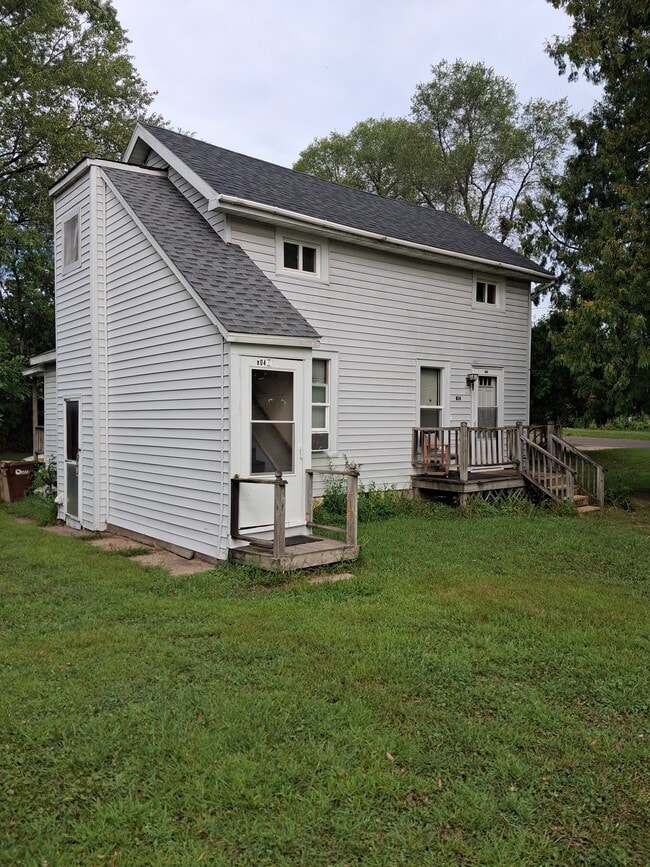Building Photo - 804 Ferry St Unit 804 1/2 Ferry Street