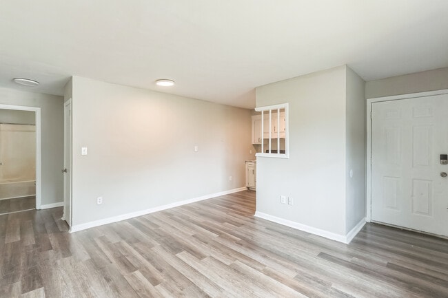 Photo - 105 Walnut Street