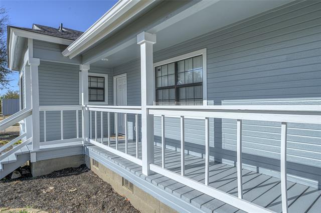 Photo - 208 W Maple St