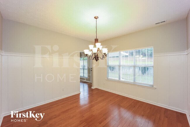 Photo - 125 River Birch Trce