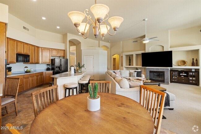 Building Photo - 4577 E Buckhorn Trail Rental