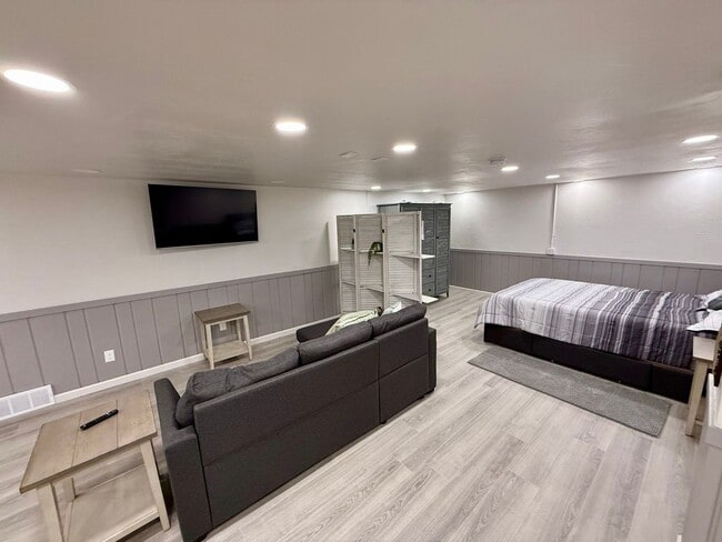 Building Photo - 24AS Studio Unit Studio