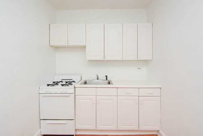 544 W Wellington Ave Unit 403