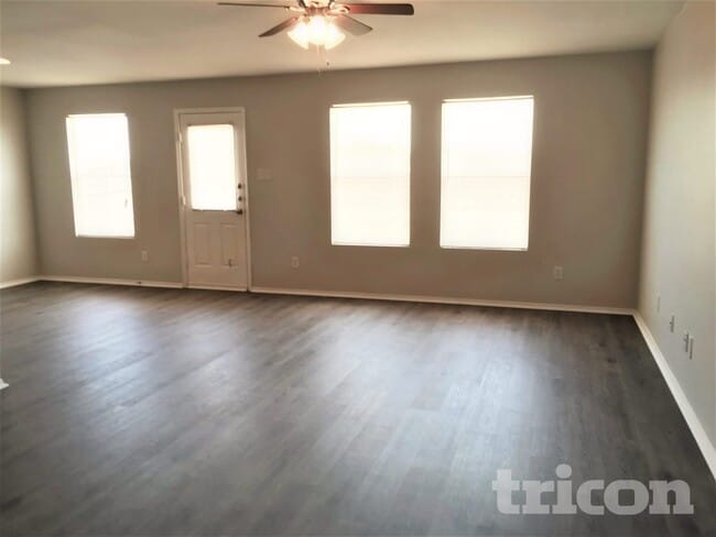 Photo - 1412 Castle Ridge Rd