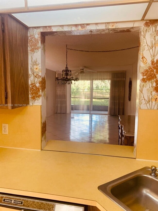 Photo - 8515 Sunrise Lakes Blvd Unit 206