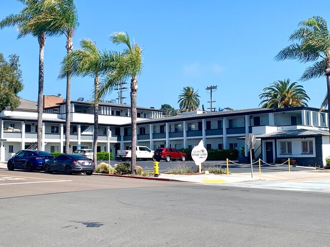 Building Photo - ONLY $1,550/mo! STUDIO APARTMENT AVAILABLE IN LA JOLLA! Unit 1141 Silverado St #109