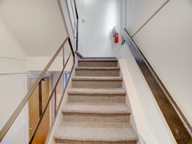 Photo - 850 Bloomfield Ave