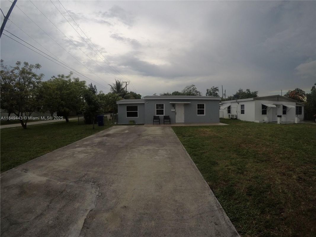 Photo - 1698 NE 182nd St House