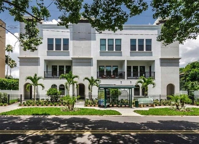 Building Photo - 622 S Matanzas Ave