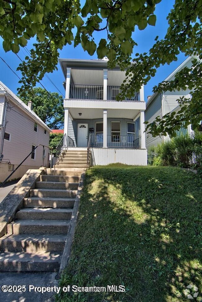 Building Photo - 1515 Pine St Rental