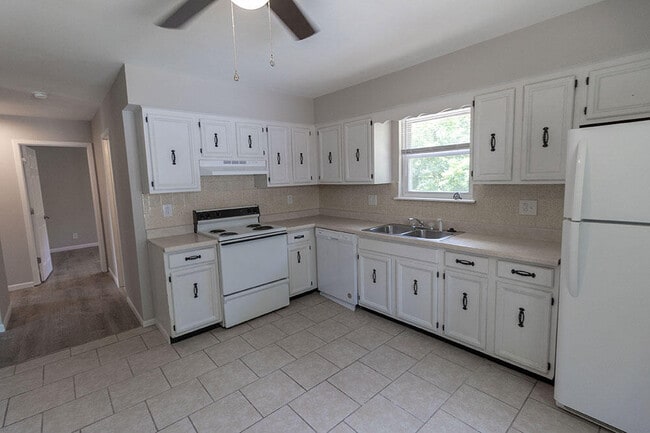 Photo - 1321 S Roseta Ave