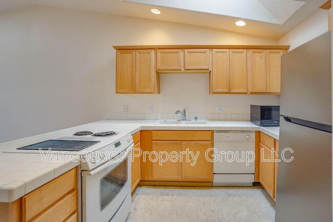 Photo - 4000 NE 109th Ave Unidad m150