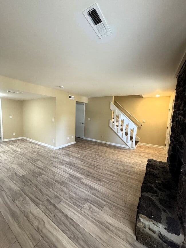 9006 Mahogany Row SE Unidad B