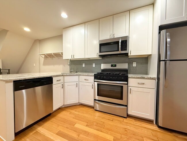 Photo - 2535 S Sartain St