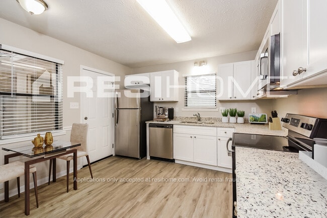 Photo - 1710 Kimberly Dr SW