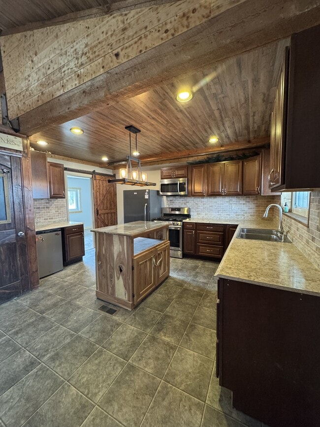 Photo - 324 5th Ave S