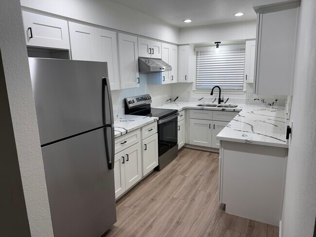 Photo - 2118 N Glenn Ave Unidad 2126 N. Glenn Ave