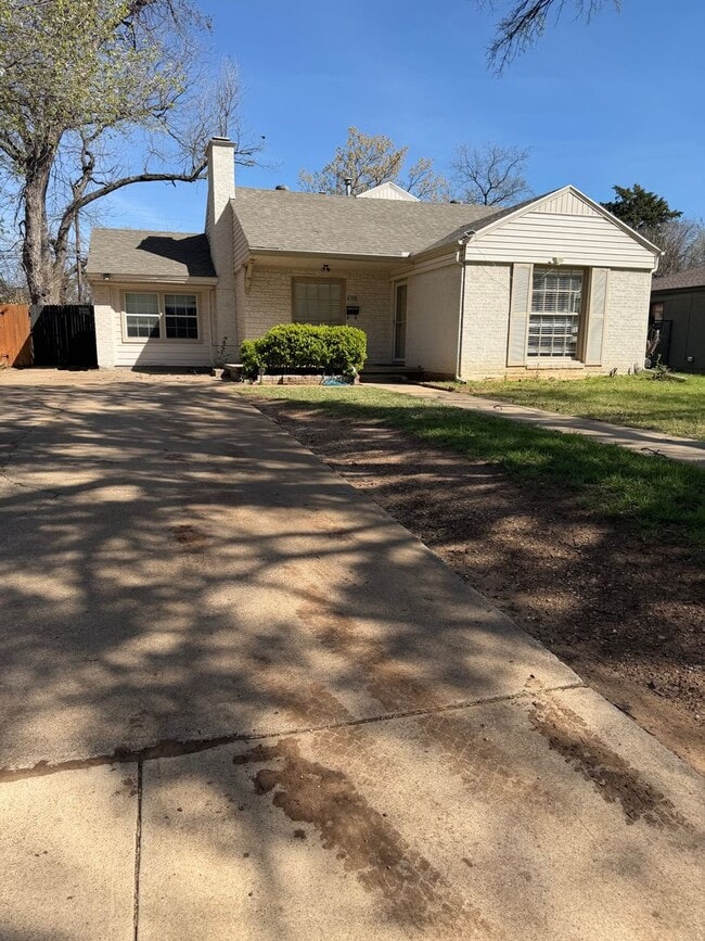 Photo - Updated Ridglea North Home Near I-30 & Downtown FW
