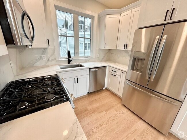 Building Photo - 26 Mercer St Unit 3 Rental