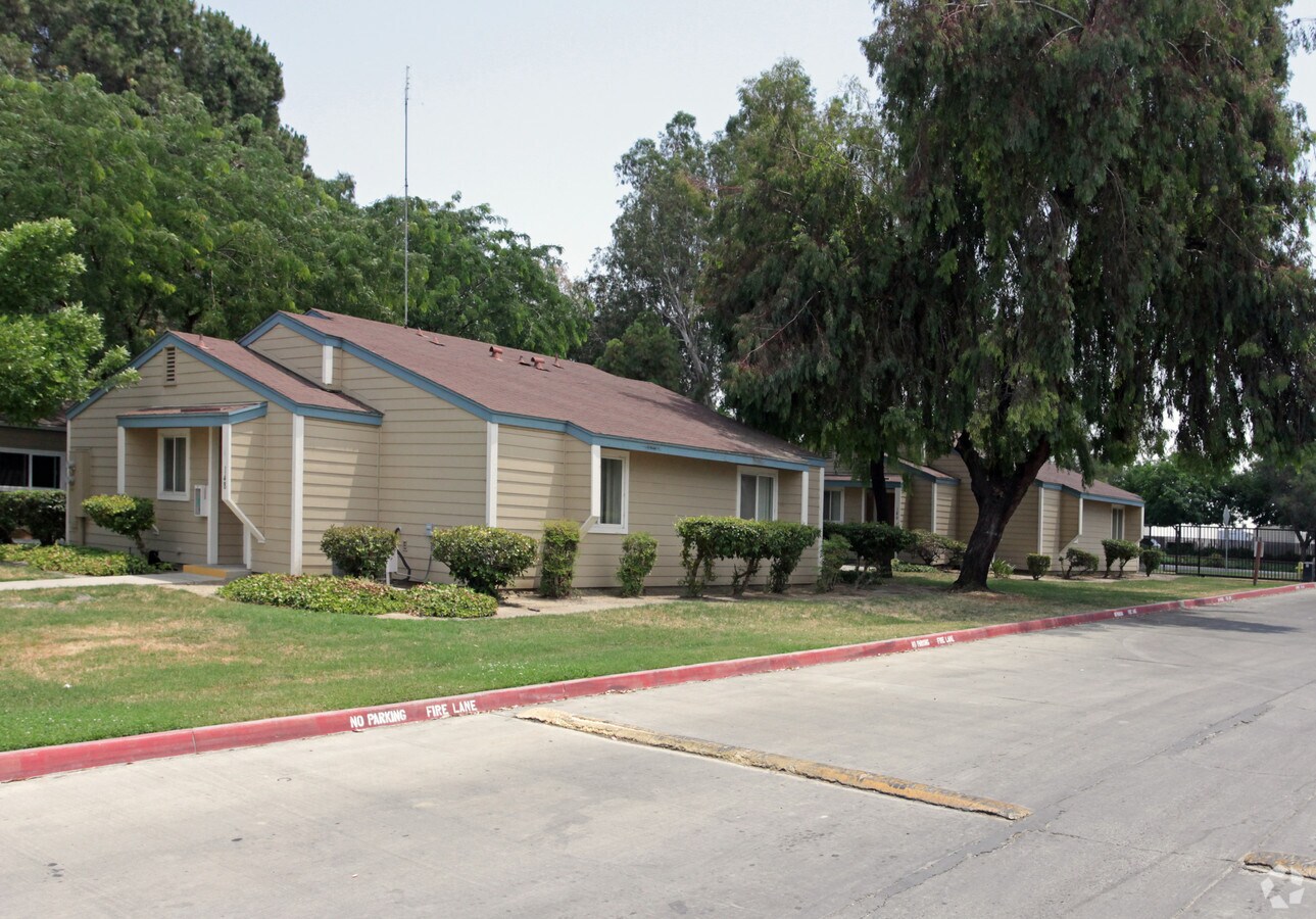 Photo - Whitley Gardens Apartments