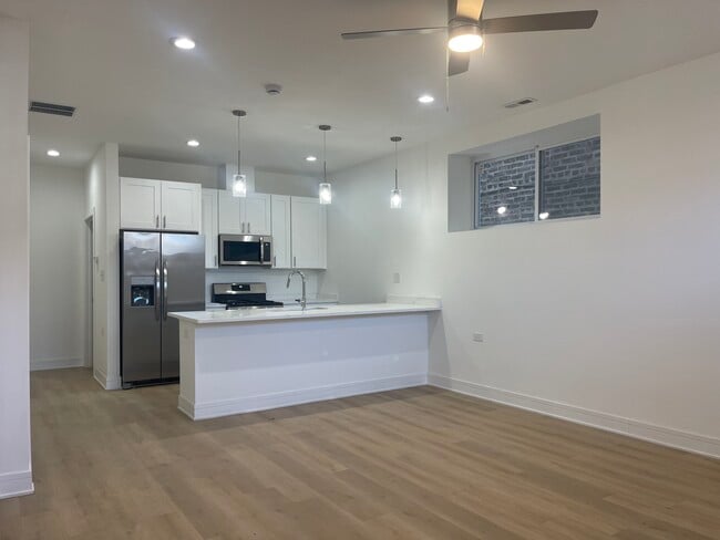 Photo - 521 N Lawndale Ave Unit 1